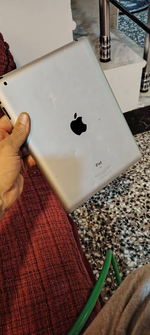 ايباد ٢ الذاكره ٣٢ ويا كيبلين شحن وراس شاحن السعر ٤٠ الف


**إذا كنت صاحب هذا الإعلان وتريد حذفه لأي سبب، رجاءا أرسل رسالة إلى الدعم الفني**