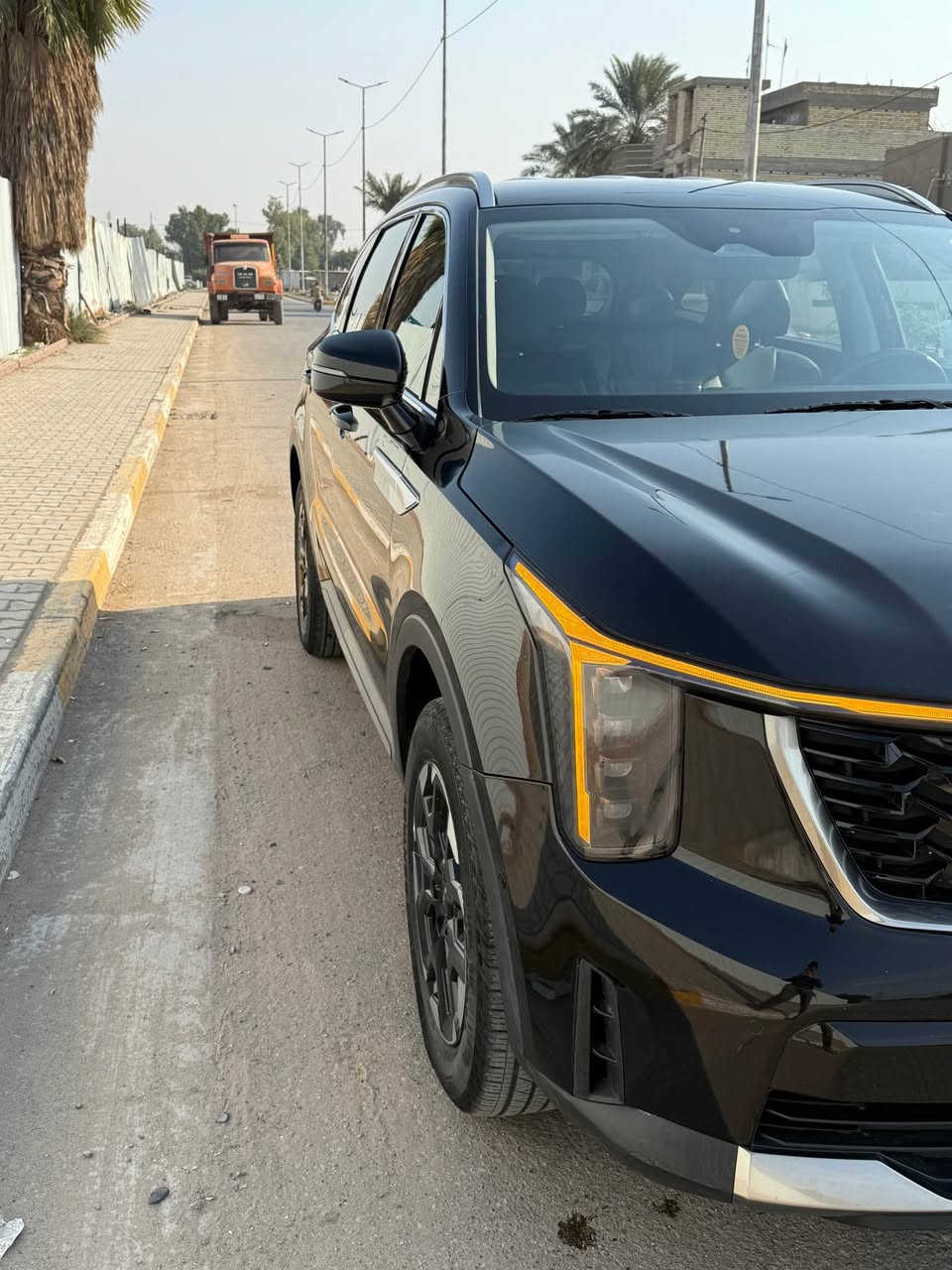 السلام عليكم سورنتو موديل 24. رقم اربيل. تحويل 
وكاله شرط. حادثه بنيد فقط. بدون اي دواخل. 
موصفات. بصمه. شاشه كامره. هند بريك بصمه. 
كشنات تدفئه. 4 انظمه قياده. 7 راكب. شحن للسلاكي. رادار امامي. وخلفي. وحانبي. توقف ذاتي
اشاير مري. لد نهاري. زنون. 4 عدسات. 
محرك 2500. 
السعر 243وبيه مجال بسيط
***********
مكاني بغداد الدولعي بغداد, العراق
