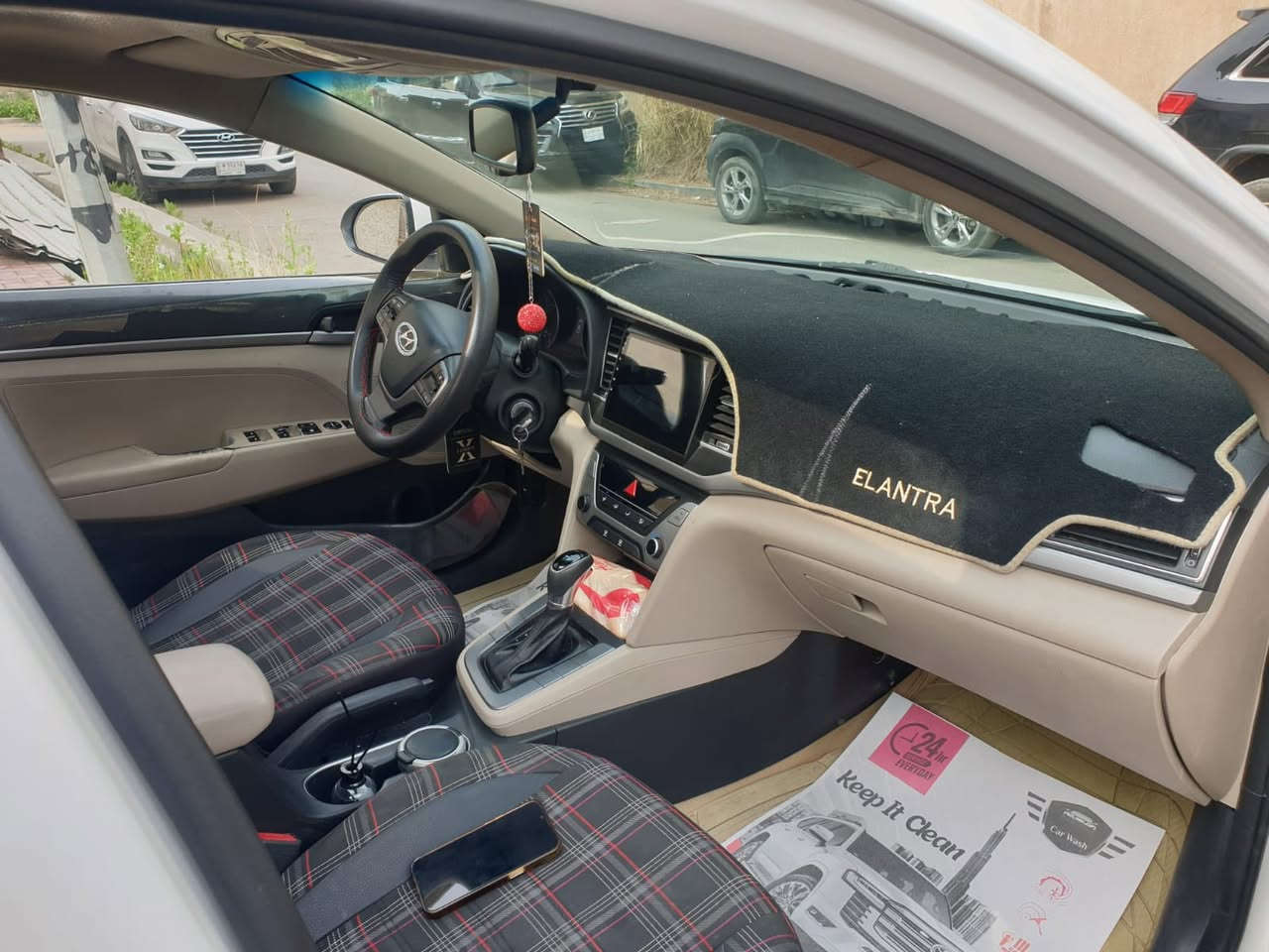 النتر  موديله ١٨ خليجي كافله عامه ما عده بي شوايه تكشير بل صبغ ماشيه ١٢٠ حقيقه مطلوبه المصراف  محراك ٢٠٠٠ عنوان بغداد حي القاهر *********** سعر ١٤٥
