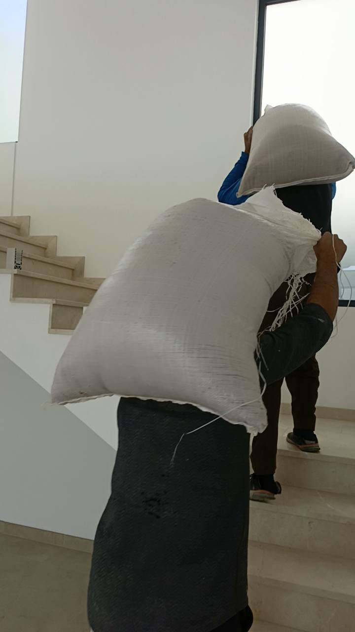 سلام عليكم كادر عمل تصعيد كافة مواد البناء على ظهر متواجد بغداد متفرق حالياً اتصل وبخدمتك ***********
