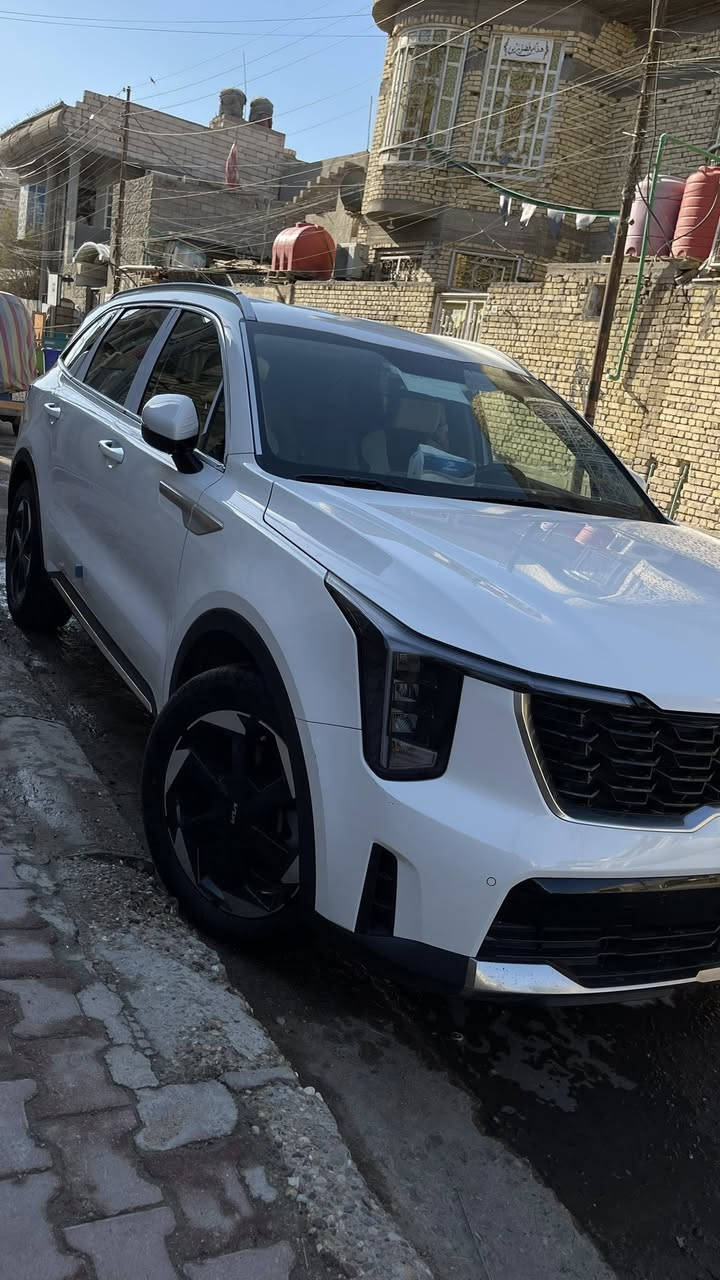 سورنتو ٢٤ .
محركه ٦ سلندر
مكفوله كفاله عامه 
السياره بسمنه 
موصفات السياره 
ويل ١٩ 
شاشه متصله 
كأمره 
حساسات 
كشنات كهرباء
شحن وايرلكس
وبعد مواصفات هواي 
سعر السياره ب٣٣٠ وبيه مجال قليل       
 
هاذه رقمي ***********
