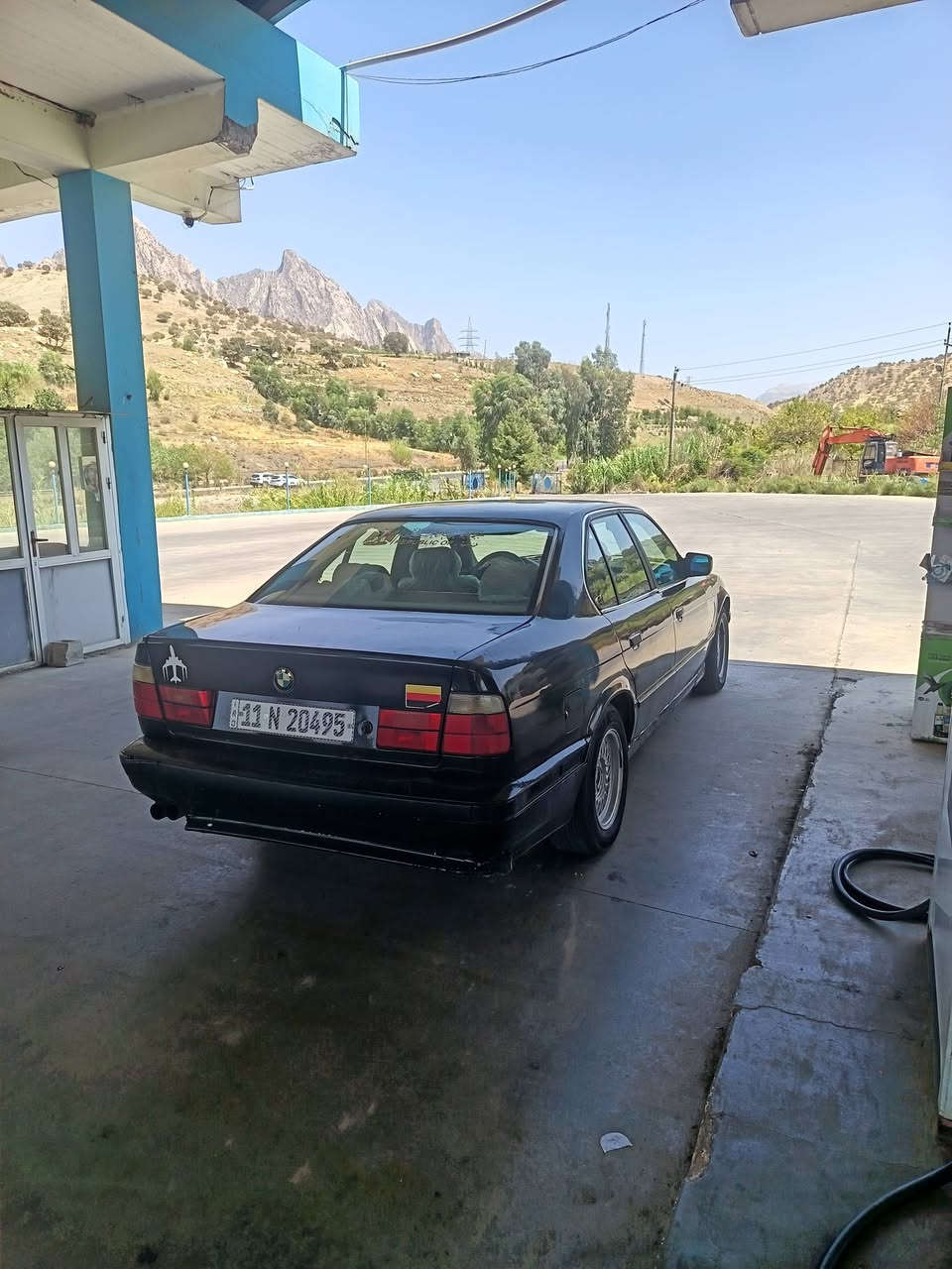 السلام عليكم
للبيع بي ئم 525 رقم بغداد الإنكليزي  مشروع وطني بسمي
كير ومحرك مكفولات صدر جديد سياره خير من الله
 السياره مصبوغة عام جديد 
الرقم ***********
