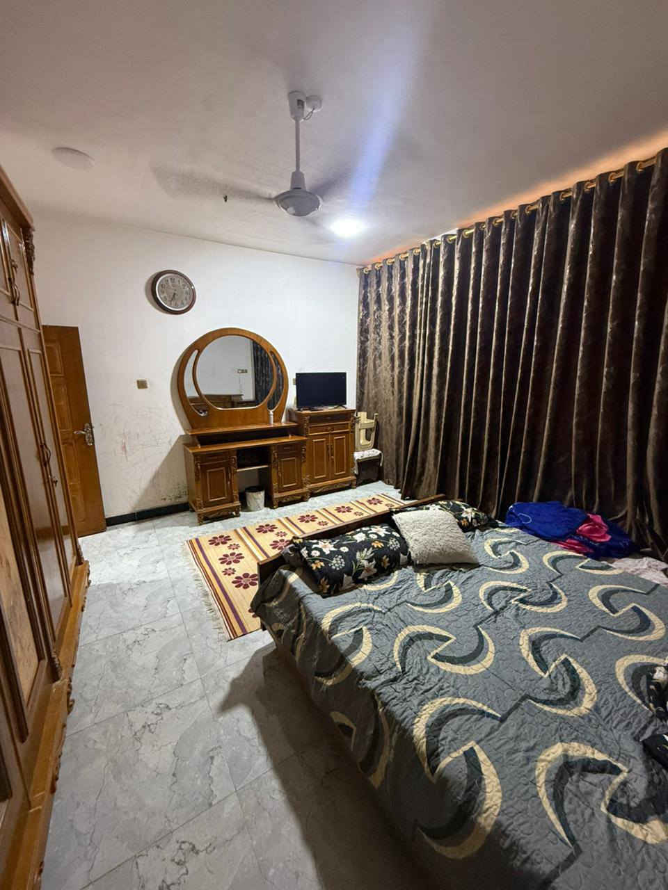 🏠مكتب الامين للعقار🏠
يعلن مكتب الأمين للعقار عن بيع دار مساحته
100متر  مربع منطقة داموك الجمعية
الواجهة 10*10
يتكون من طابقين بناء الطابق الاول 2017 والطابق الثاني 2022
🔹الطابق الاول يحتوي على غرفة نوم ومطبخ وصالة وهول ومجموعة صحية داخلية وخارجية
🔹الطابق الثاني يحتوي على غرفتين نوم وهول مخزن 

للاستفسار الاتصال على مكتب الامين للعقار
الكوت شارع دور العمال مجاور مجمع احمد التميمي.. على الهواتف

***********
***********
