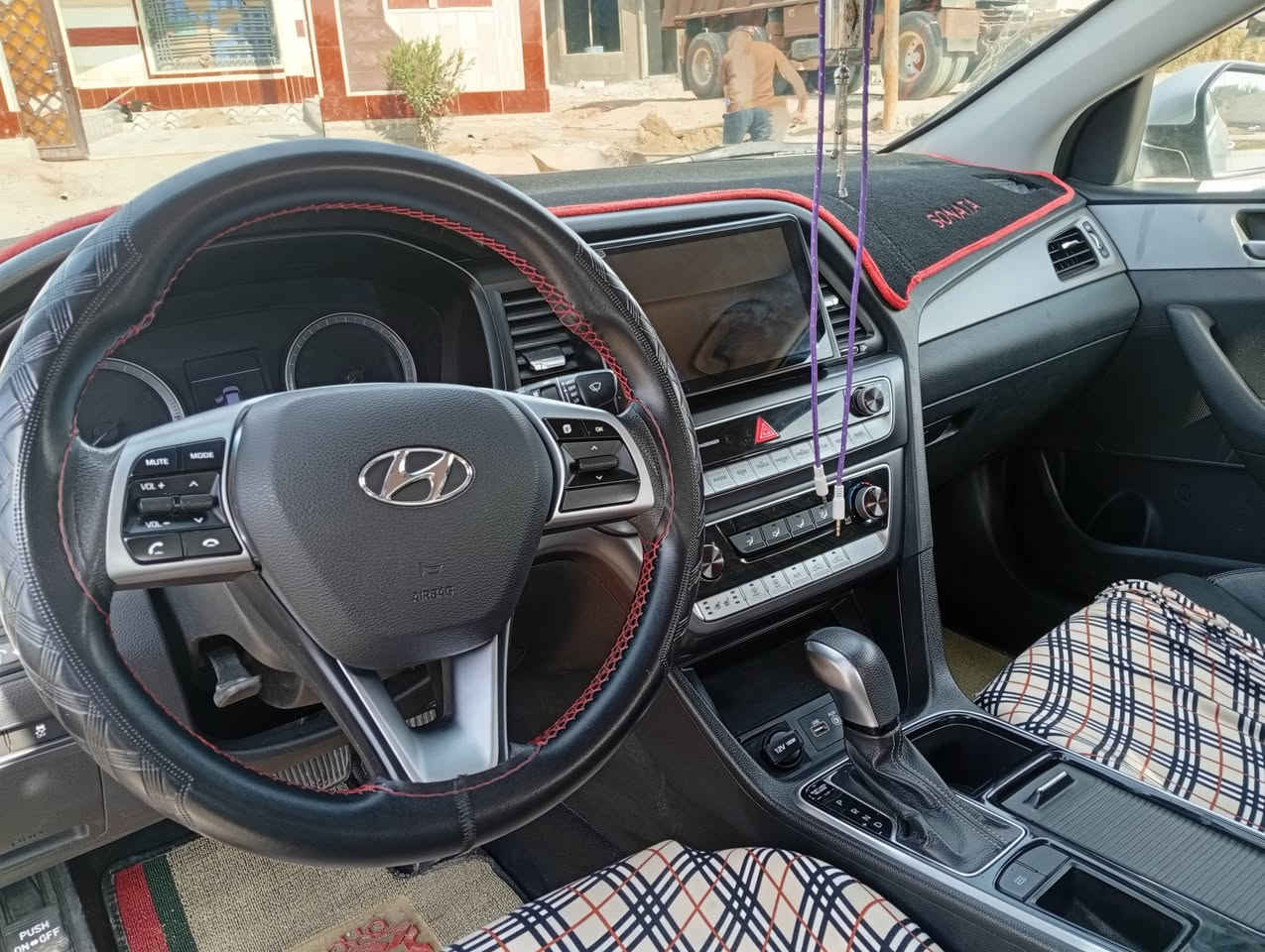 للبيع
سوناتا موديل 2019 وارد كوري مكفوله كفاله عامه من الضربه والصبغ  كامل المواصفات محرك ،2000 
السعر ،165
العنوان البصرة قضاء المدينه 
السنويه باسمي والرقم بصره وتحويل ثاني يوم 
الهاتف ***********
