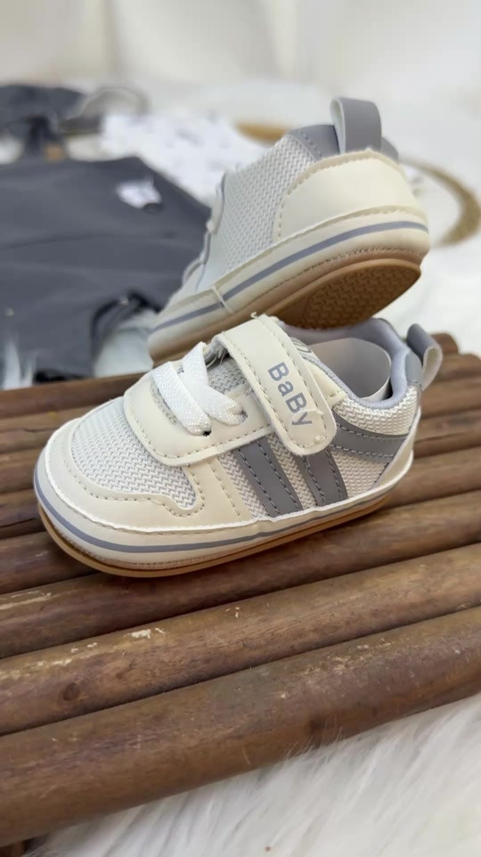 اوفر ولادي ٣ قطع يجنن 🧸✨ يتكون من: 👕 بدي 🩳 اوفر شيالات 🧢 قبعة 📏 يلبس من حديث الولادة لعمر ٩ أشهر 💰 السعر: ١٣ ألف فقط للطلب واتساب فقط 📲 *********** ***********
