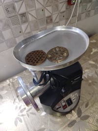 مثرامة لحم • نظيفة • شغالة