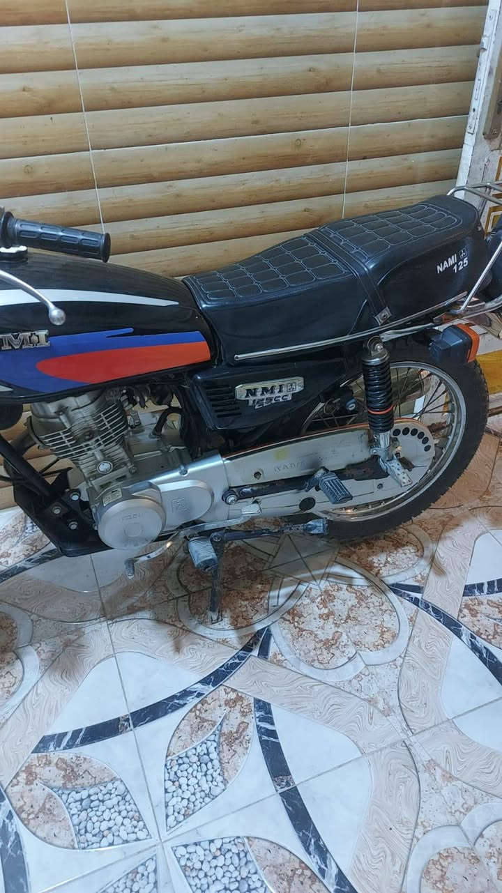 سلام عليكم دراجه للبيع جديده ما ناقص منها برغي محرك ما مفتوح برغي منه رقم وسنويه سعره {واحد و900} وبيه مجال المكان الكرنه بني منصور اتصل على هذا الرقم 
{***********}{🏍🔥}
