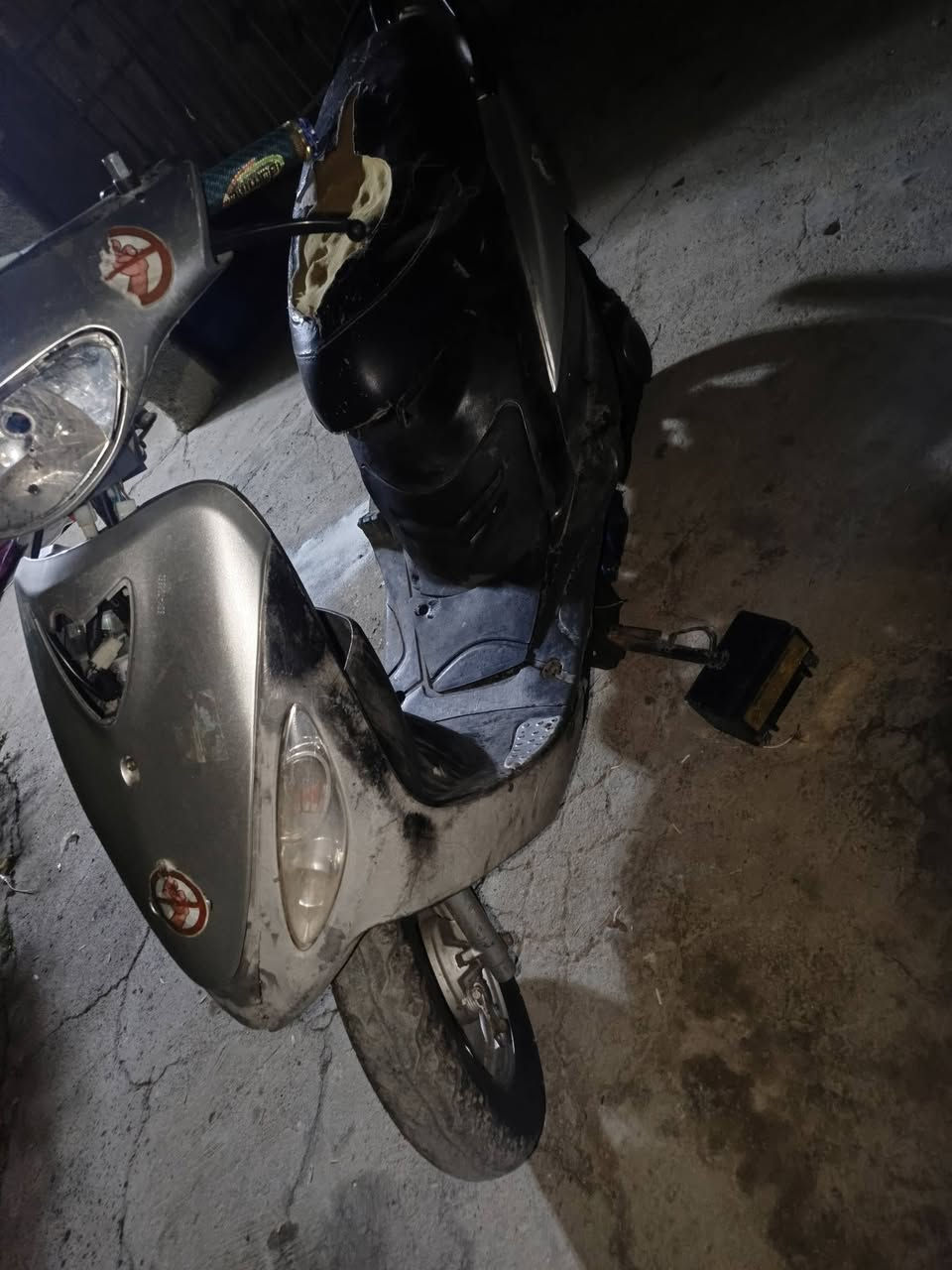 سلام عليكم  دراجه ماكس منغولي شغاله نكره سلف (((((كوم حديد كوم حديد)))) شيال رياضي ازرك.سلف رياضي وصلنصه FM صوت وفصله.
كفرات مختمه مكاني بغداد حي الجهاد.. السعر225 
***********
