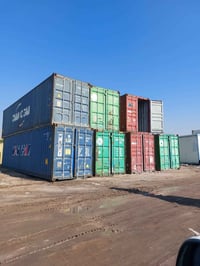 توجد حاويات لبيع طول 13متر 07801022989