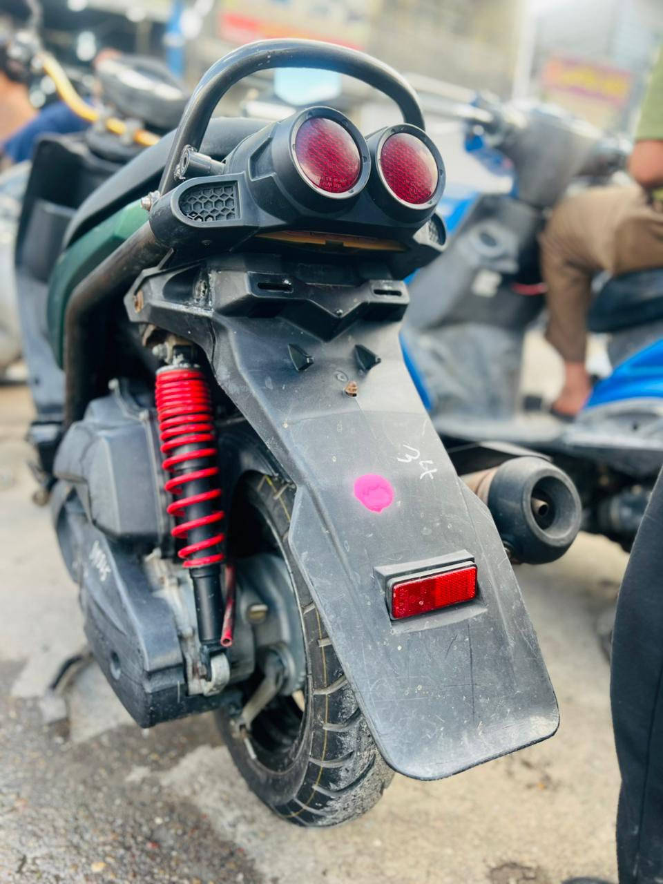 للبيع  سكنس جبلي 
سعر مليون وخمسي 
بيه مجال
مكاني حي نصر 
 0774 103 4303
