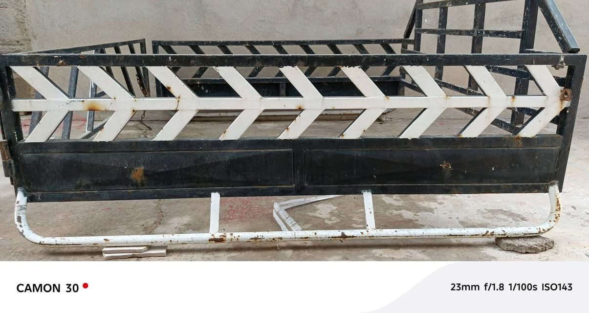 للبيع السعر 100 الف دينار حديد ثقيل شغل مرتب مال بيكم دبل قمارة. شوف بعينك احد ما يفيدك. ***********.مكان قرية قريتاغ.
