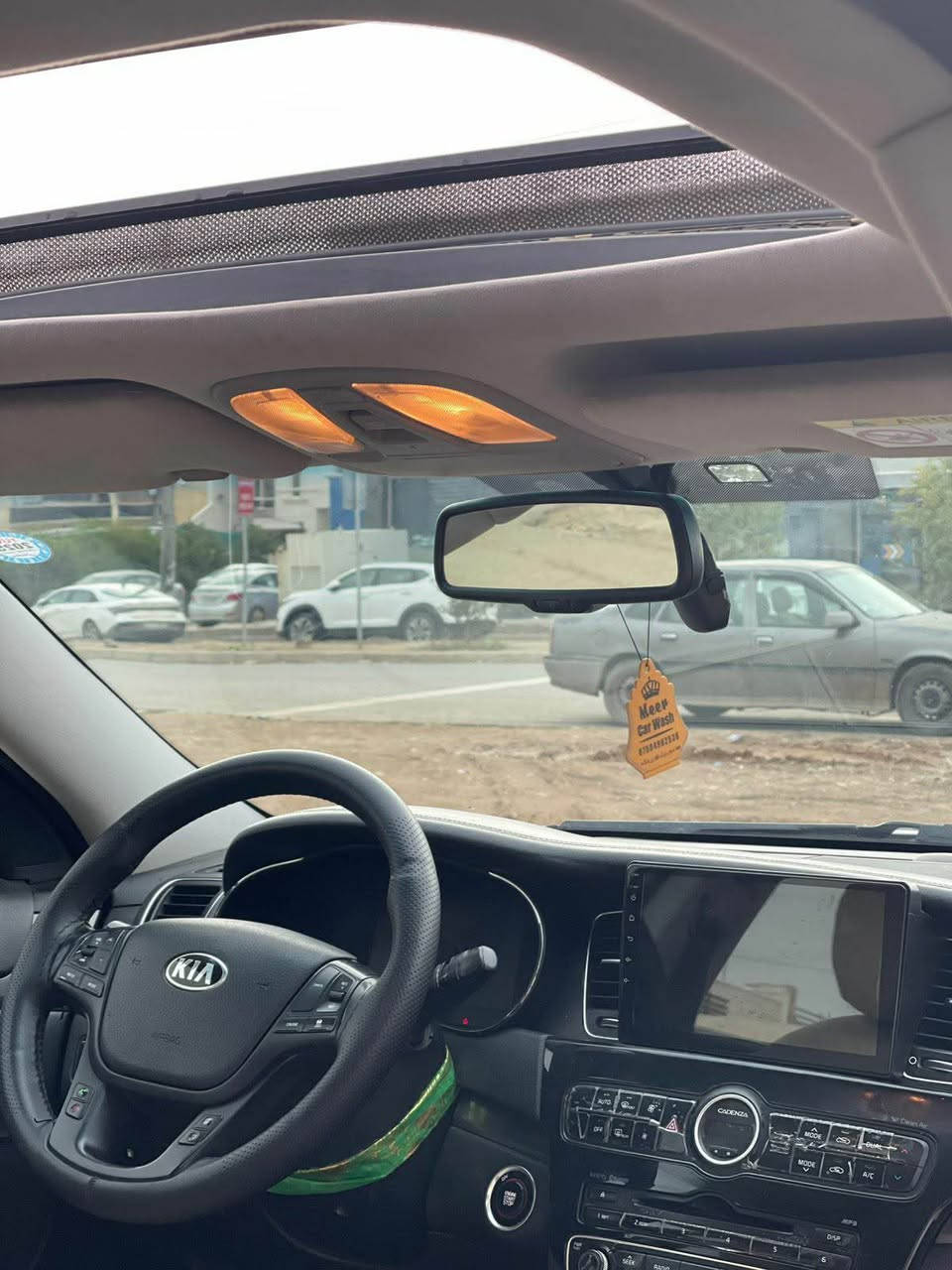 Kia Cadenza 2014

کیا کادینزا 
مەلەکی 
فول مواسەفات
پانۆڕاما 
بەسمە 
پەردە 
ناو سپی. 
 ٤ کوشن گەرم
کوشن خەزن 
تەحەکومی تەزیل و کوشن و گەرمی لە  دواوە 
٤ تایە و ویلی نوی 
گێڕ و مەکینە بەشەرت 
سەنەوی و ژینگەی نوێیە تاکو 2030
یەک دینار مەسرەفی نیە 
دوو پارچەو نیوی بۆیاغه بێ لێدران بێ ژوورێ
وەکالەو پەنجە مۆر بەشەرت
نرخ  - 120 
ژ.م:*********** أربيل, العراق
