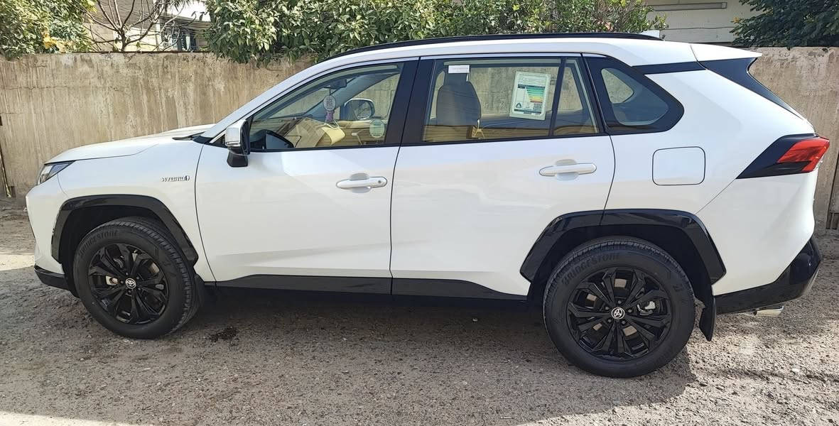 تويوتا راف فور هايبرد بلاك إديشن 2024 للبيع 🚗
🔹 ياباني أصلي
🔹رقم بغداد
🔹 وارد عبد اللطيف جميل
🔹 فول مواصفات – Black Edition
🔹 الموديل: 2024
🔹 اللون: أبيض
🔹 العداد: 6600KM
🔹محرك 2500
✅ سيارة جديدة ومكفولة
📍 الموقع : بغداد - الكاظمية
📞 للتواصل : ‭0783 076 3029‬
السعر 300 ورقة وبيها مجال
🟡بيع فقط بدون مراوس
