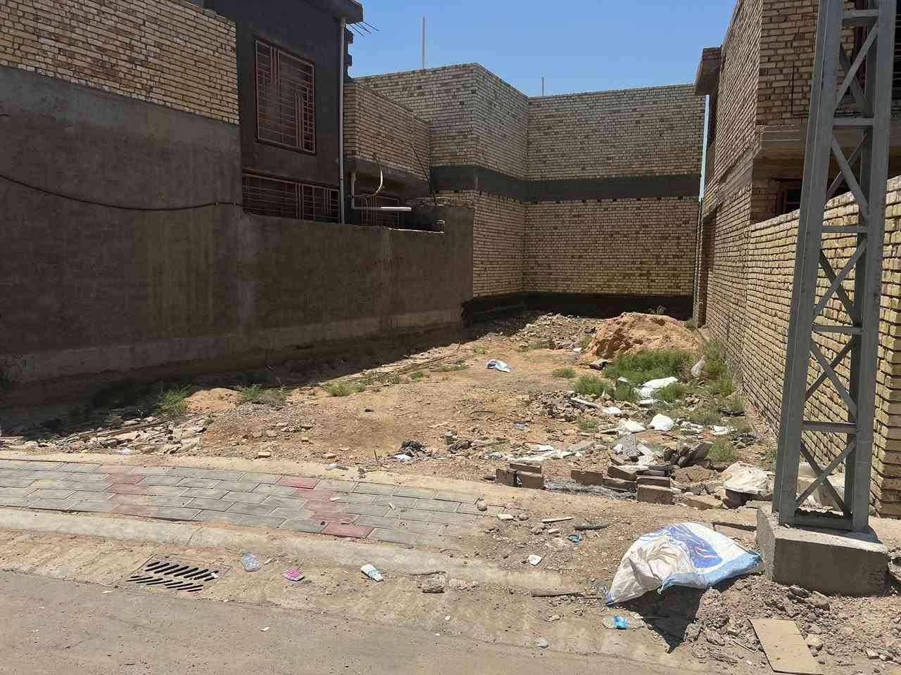 السلام عليكم
مكلف بالنشر 
قطعه ارض زراعي سند ٢٥  المساحه ١٤٠ م  واجه ١٠ م خدمات كامله تبليط وارصفه 
موقعه حي الصناعه قرب التانكي 
للاستفسار ***********
