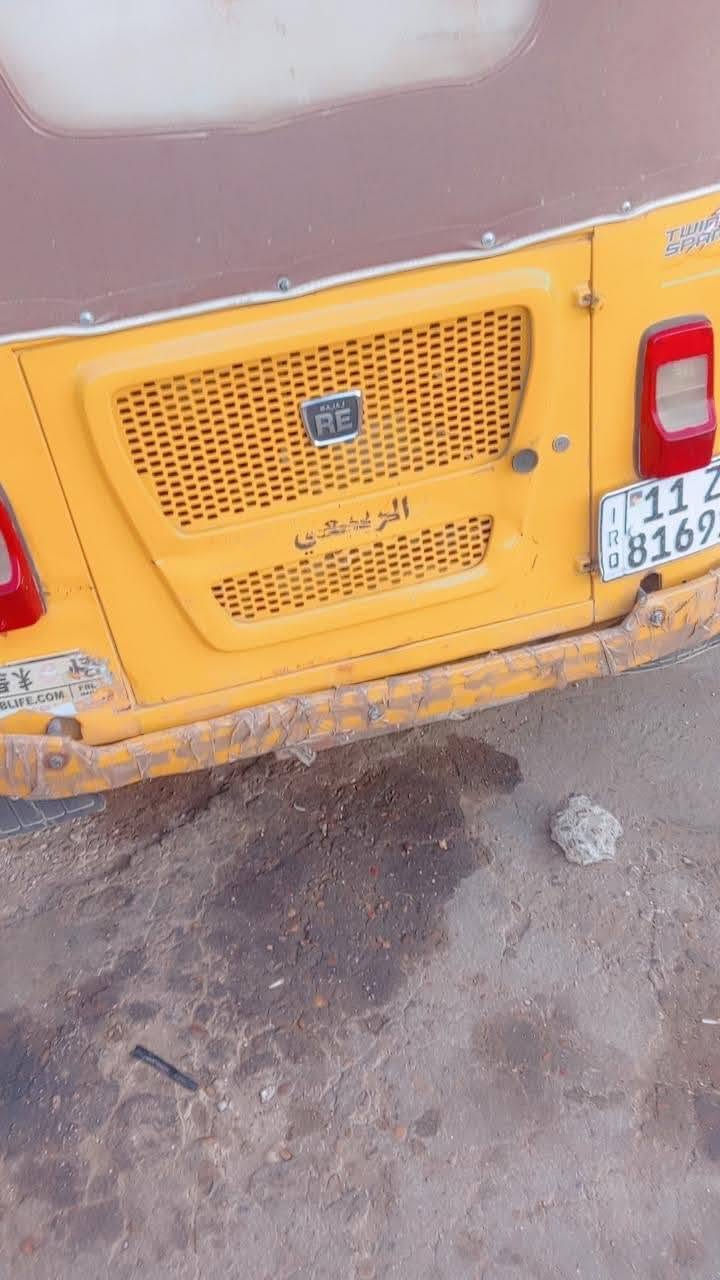 تكتك ٢١ رقم وسنويه جهازه اخر حبايه مناقصها شي 7و٦٠٠ وبيها مجال بصيط مكان شهداء البياع رجااا بس شراي يخابر ***********
