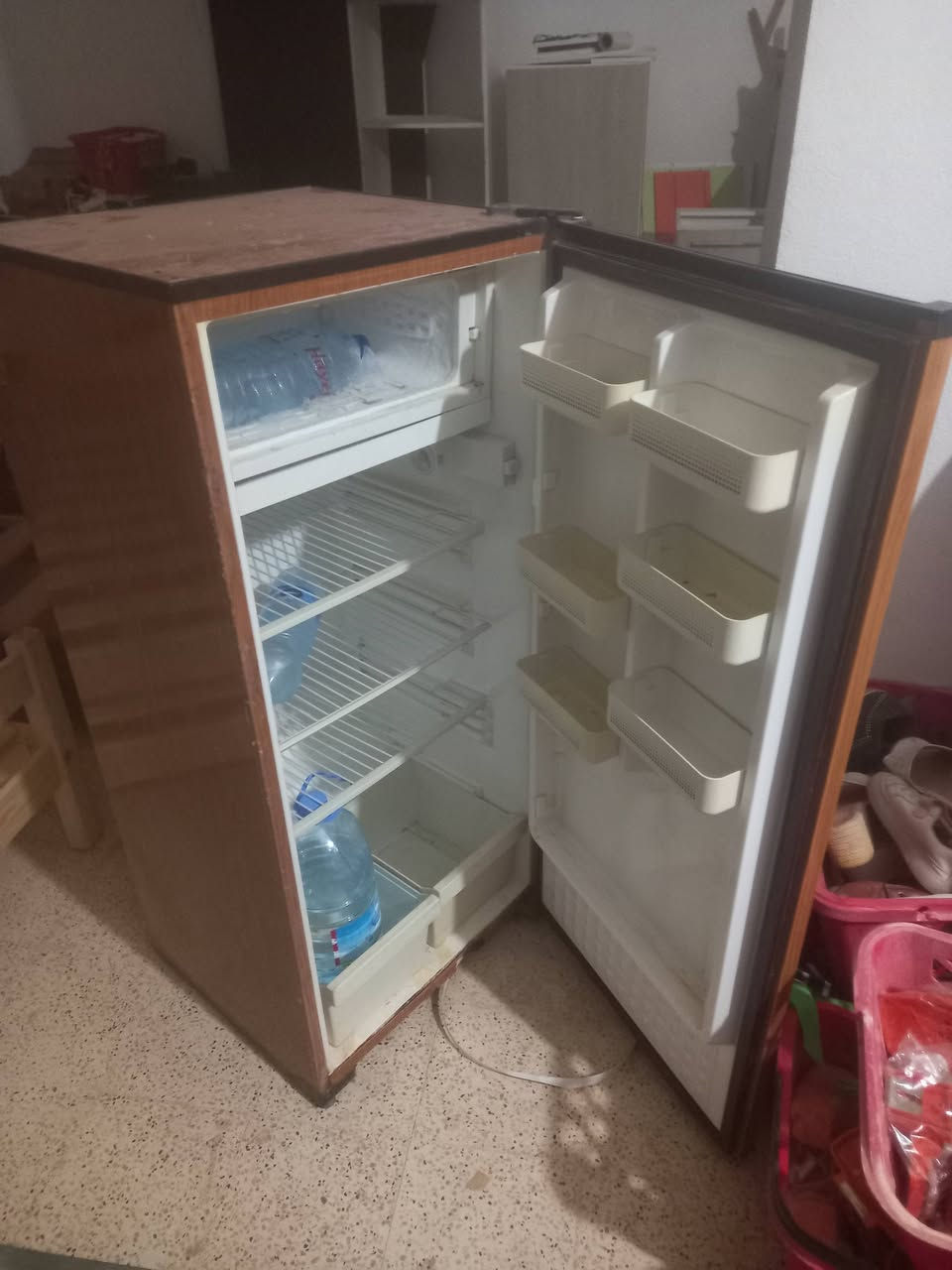 ثلاجة صغيرة حالة فوق المتوسط بثمن270د


**إذا كنت صاحب هذا الإعلان وتريد حذفه لأي سبب، رجاءا أرسل رسالة إلى الدعم الفني**