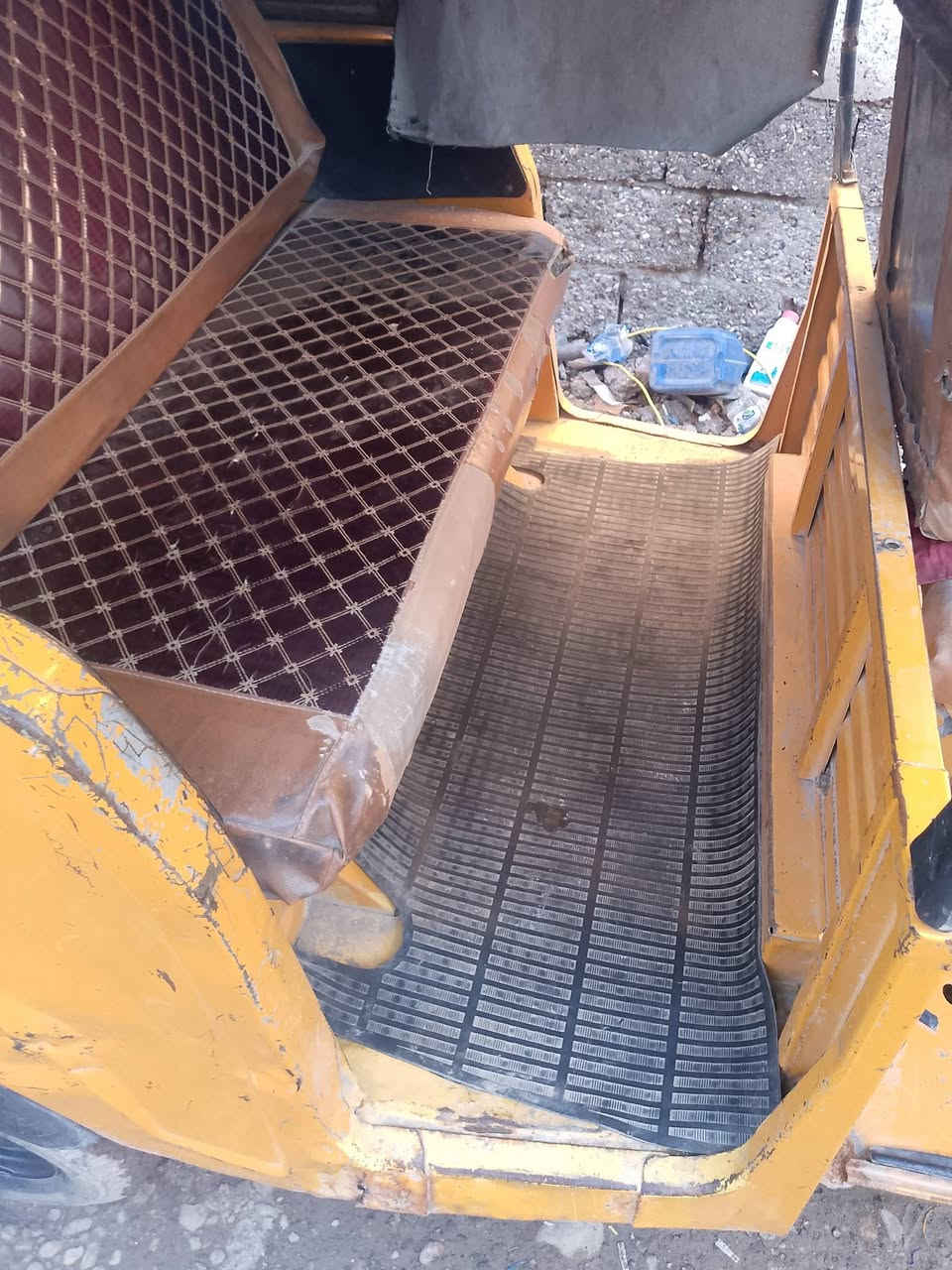 السلام عليكم تكتك بياجو موديل 17 دخوله 18 تكتك جاهزه مابيه نقص غير بس صليب ونزله من سعره تكتك معامله ترقيم كامله واصله للبصمه مكانه ديالى الشراي اتصل لا تراسل سعره 950 هذا رقمي ***********
