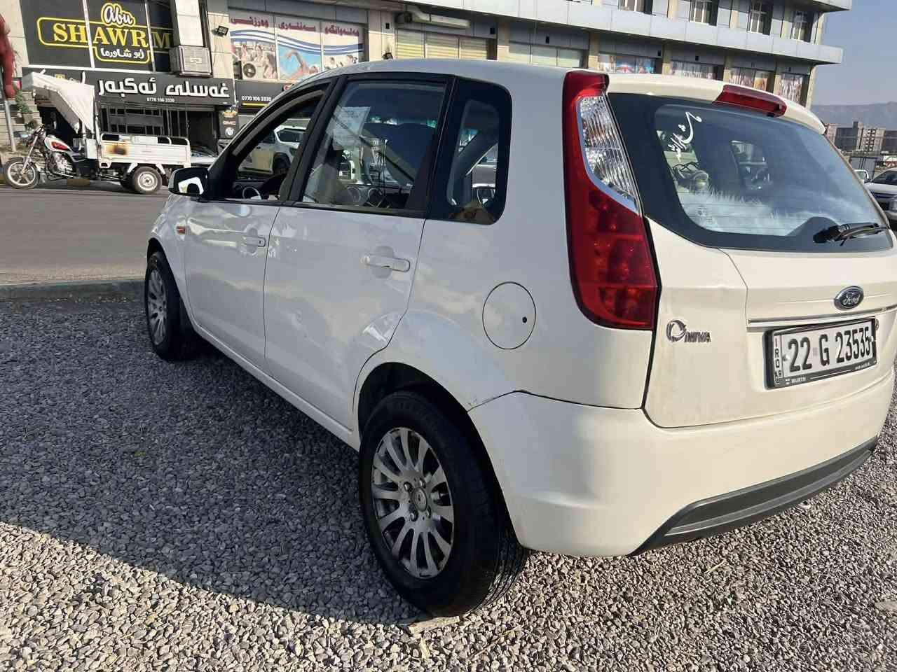 سياره البيع فورت فيكو موديل2012 كير اوتوماتيك 
سياره اي عيب مابي بيهه صبغ كم قطع بس محرك نضيف مابي طكة  مكان سياره سليمانية  واتساب ***********
سعر65 بي مجال
