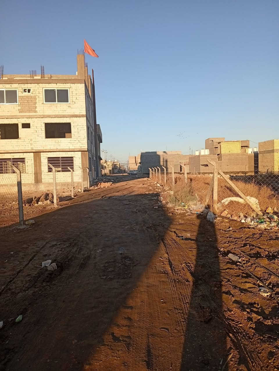 بسم الله الرحمن الرحيم قطعه للبيع مساحة 200متر سند 25 بسمي من صاحب الأرض كافة الخدمات ماء كهرباء مجاري منطقة مسكونة مقابل 3مأسسات خيرية ومدرسة حكوميةخلف جامعة كربلاء طريق ياحسين تبعد عن الامام 4كيلو عن طريق الزوار 150متر تصلح سكن أو حسينية السعر46مليون بي مجال الاستفسار*********** بية واتساب
             ***********
