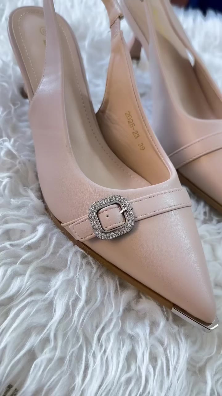 وصل الجمال قطع تمووووت 🔥🔥
حبايب البضاعه الي وصلتني فقط قياس ٣٨،٣٩،٤٠،٤١ وقطعه وحده ماروني قياس ٣٨ 

 و  الاسعار ١٠،١١.١٢.١٣


**إذا كنت صاحب هذا الإعلان وتريد حذفه لأي سبب، رجاءا أرسل رسالة إلى الدعم الفني**