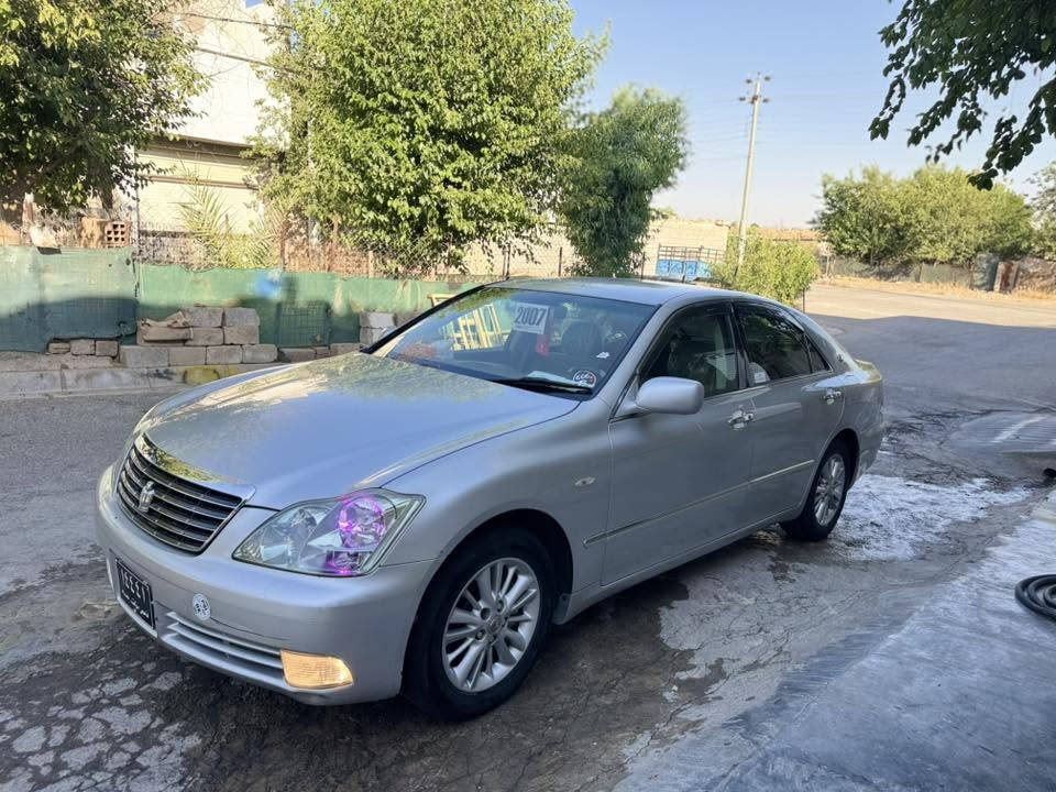 سڵاو لە هەموو لایەک فرۆشتنی خێرا شایینە موس گێر و مەکینە بچوک سەیارەکە کامل جایز کراوە تەبریت مەزبوت بێ تەقەو رەقەیە سێ دوگمە ، پەردە و یەک پەڵە بۆیاخ و چوار ویل و تایەی تازە کراوەتە سەری کۆدی بۆ کراوە .....
شوێن / چەمچەماڵ
سعر/٥٠ گەڵاو مەعامەلە خوار هەموو بازار
ژ.م/ ***********
