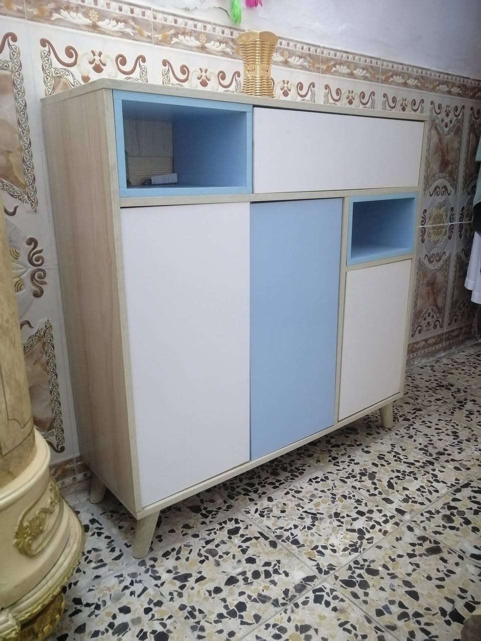 السلام عليكم
طبلات 4ضغار و1كبيره ٧٠
ميز تلفزيون ب٦٥
جزامه تزكامه ب٦٠
بيهن مجال 
شهداء البياع شارع المضخة ***********
