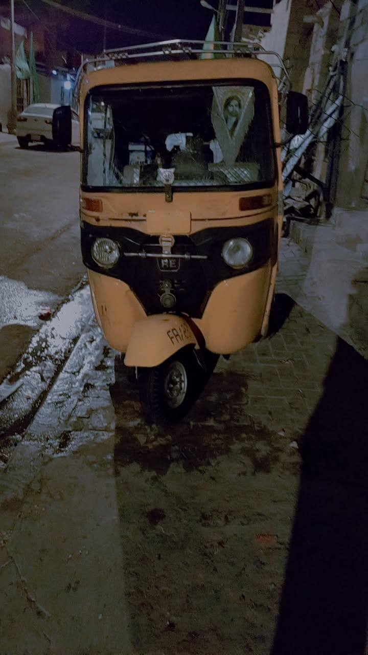 السلام عليكم تكتك 20 شهر الثاني التكتك بها لغد وصفحه وقياس السعر 3800 وبيها مجال رقم انجليزي***********
