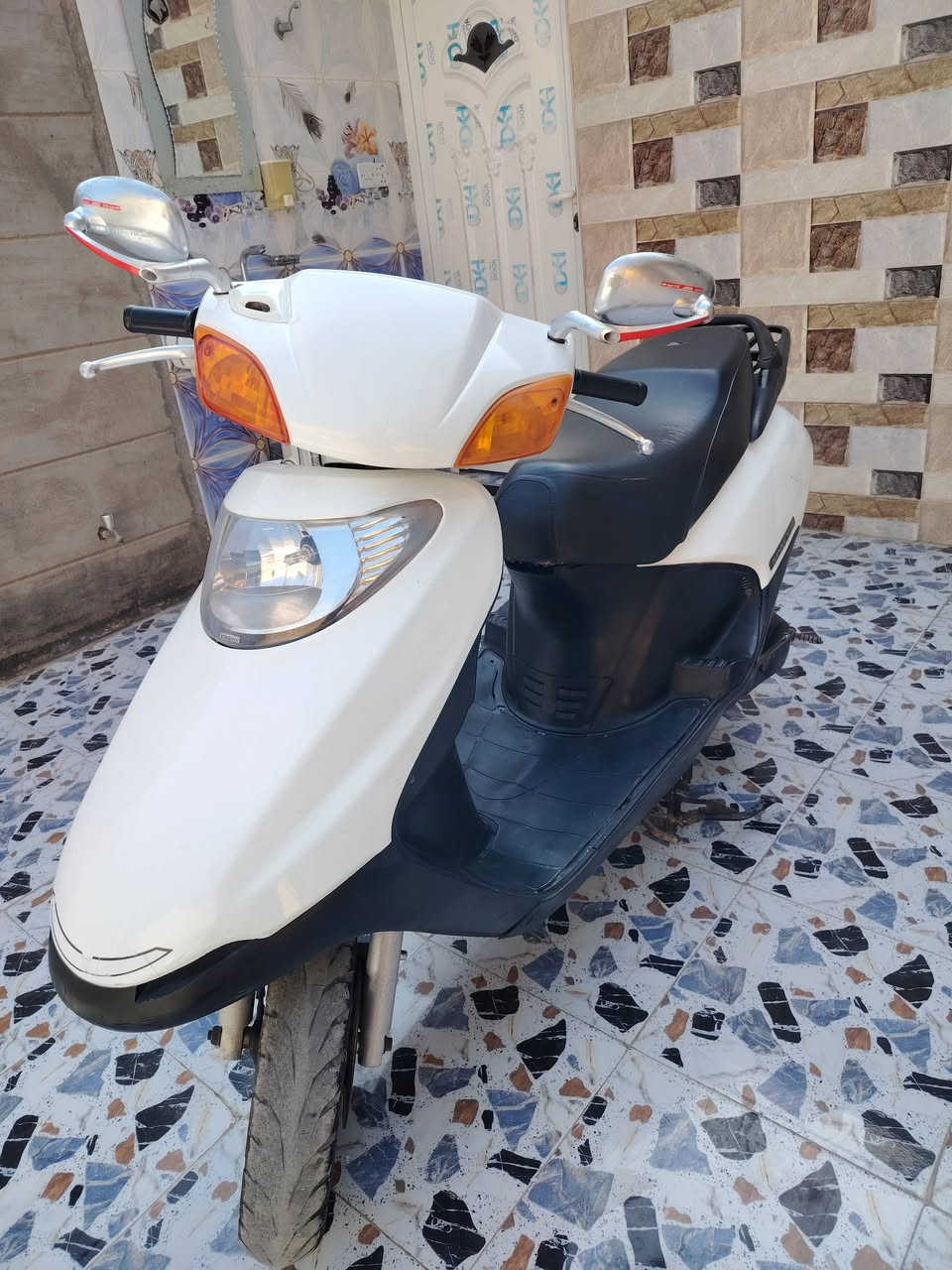 سلام عليكم سبيسي ياباني للبيع كفرات اصلي كابريتر اصلي مفتوحه اول فتحه دراجه ناعمه وخير من الله فقط سلف عاطل ولباقي كله شغال مكاني كوت السفحه سعر 450 وبيه مجال للشراي ***********
