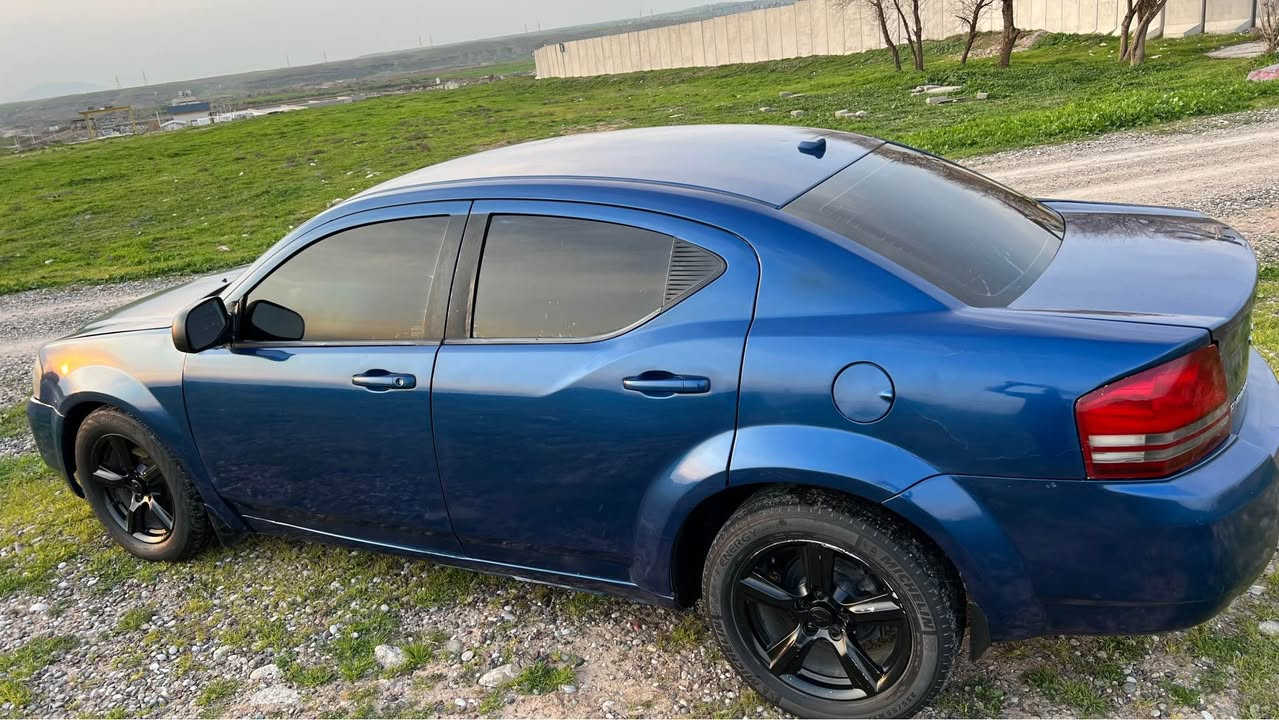 دوج ئه ڤينجر موديل ٢٠١٠ رقم بغداد سه نه وي پلاستيك رقم سه نه وي ئه وه ليات به شه رت گير ماكينه كاره باي به شه رت براوه دينگه و شانه كاني به شه رت عامه بو جواني 
ته له فون /*********** واتساب أربيل, العراق
