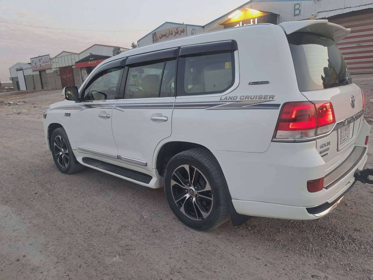 لاندكروز موديل ٢٠٠٨ رقم بغداد محدث ٢١ داخل وخارج صبغ حزام فقط قمارة بلادية مكفولة من الحادث ماشية ١٧٩الف فقط شرط الفحص دفدي بل تنتة كير ومحرك وتبريد مكفولات تخم تاير وصدرين جدد السيارة حلوة وناعمه ومابيهة اي نقص مكاني بغداد الغزالية
السعر ٢٣٥
رقمي ***********
