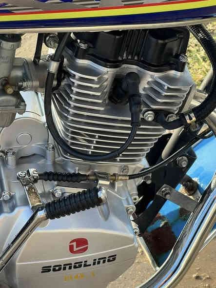 سيفان 24طالعه من معرض بلال ابو مسيب كامله دراجه 
سعرها 700بها مجال بسيط 
حله محاويل ***********
