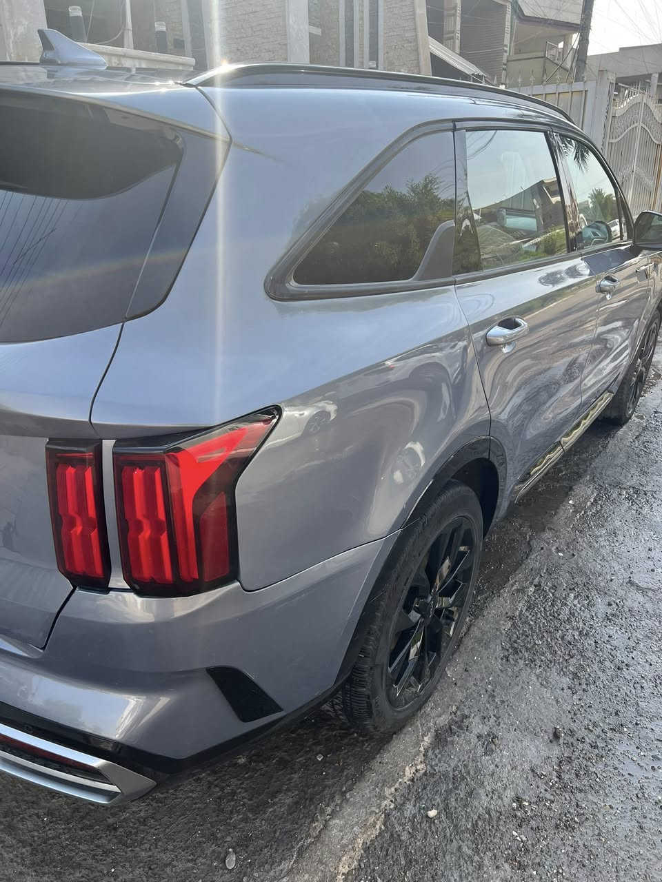 كيا سورنتو موديل 23 امريكي  فئة sx
السياره 55000 km

الحادث خلفي صندوك وجاملغات بدون شواصي ولا من الداخل

اي ارباك ما طاك بيه بدون ايرباك 

1. محرك 2500 تيربو

2. كير 8 نمر

3.كير DCT

4. بانوراما

5. بصمة : تشغيل - ابواب - صندوك

6. صندوك كهرباء

7. شاشة كبيرة 

8. لون مميز رصاصي

9. انظمة القياده 5

10. كشنات جلد لون ابيض

11. كراسي كهرباء فول تحكم  

12. اضواء ترحيب عند الاقتراب مع ترحيب داخلي عند الصعود او المغادرة

13. شحن وايرليس

14. منافذ يو اس بي

15. هاند بريك بصمة

16. اوتو هولد

17. كاميرا خلفية

18. فول رادارات امامية وخلفية وجانبية

19. تحديد مسار ذكي

20. قيادة أليه ذكية

21. نقطة عمياء

22. كروز سرعة

23. تدفئة كشنات

26. اوتو ستوب

27- وضعيه تحديد مسار

28. اشاير بالمري

29. تشغيل عن بعد

30. شاشة لمس لتحكم الميديا او لتبريد

31. ستيرن فول تحكمات

34.لايتات LED

35.كامرات 360درجه 

36.vip. 6راكب 

***********

262 $ الف دولار
