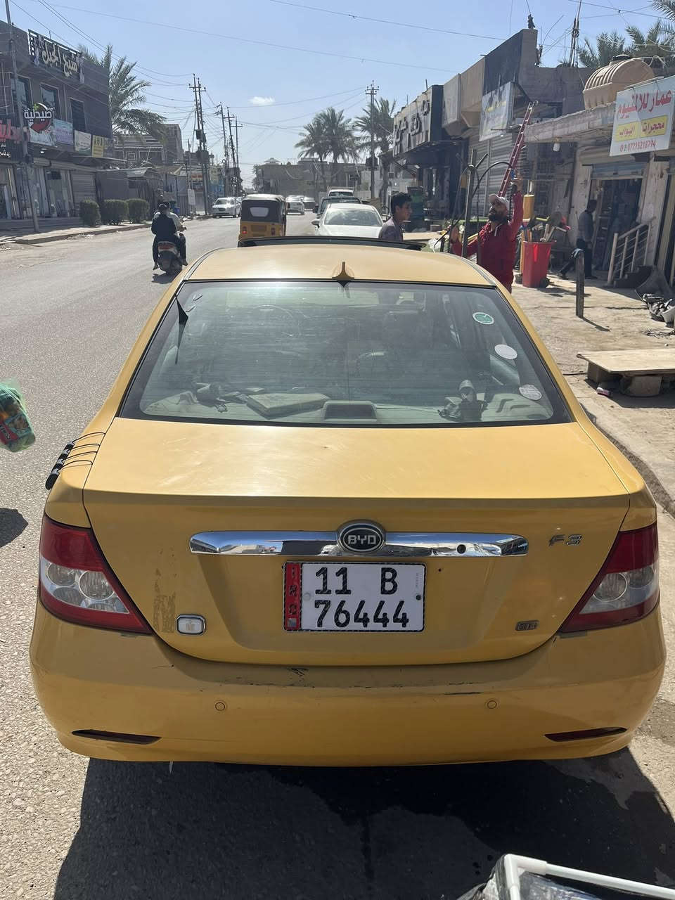 السلام عليكم 
بيوايدي فول اعلى فئه f3  2013 فتحه حساسات خلفيه سياره كفاله كير مكينه كهرباء ضربه صبغ من الدعاميه لدعاميه تبريد ثلج كير عادي زوج تاير جديد صدر امي خلفي جديد بس عوزه شمعات امامي وروس ارواط فقط والباقي كله جديد  هيئه غرامات مصفره قبل يومين 
السعر 57 وبيه مجال 
العنوان/ جزيره بغداد السياحيه/ كميره 
*********** واتساب موجود
