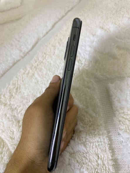 ايفون 11 برو ماكس زيتوني وتر بروف
بطارية 72٪؜
ذاكرة 256
نموذج M
تك سيمكـارت
مفطور قليل من جهة الظهر 
ما داخل تصليح ولا محل صيانة
 السعر 350 وبي مجال
مكاني بغداد الحبيبيه
*********** التواصل واتساب فقط
