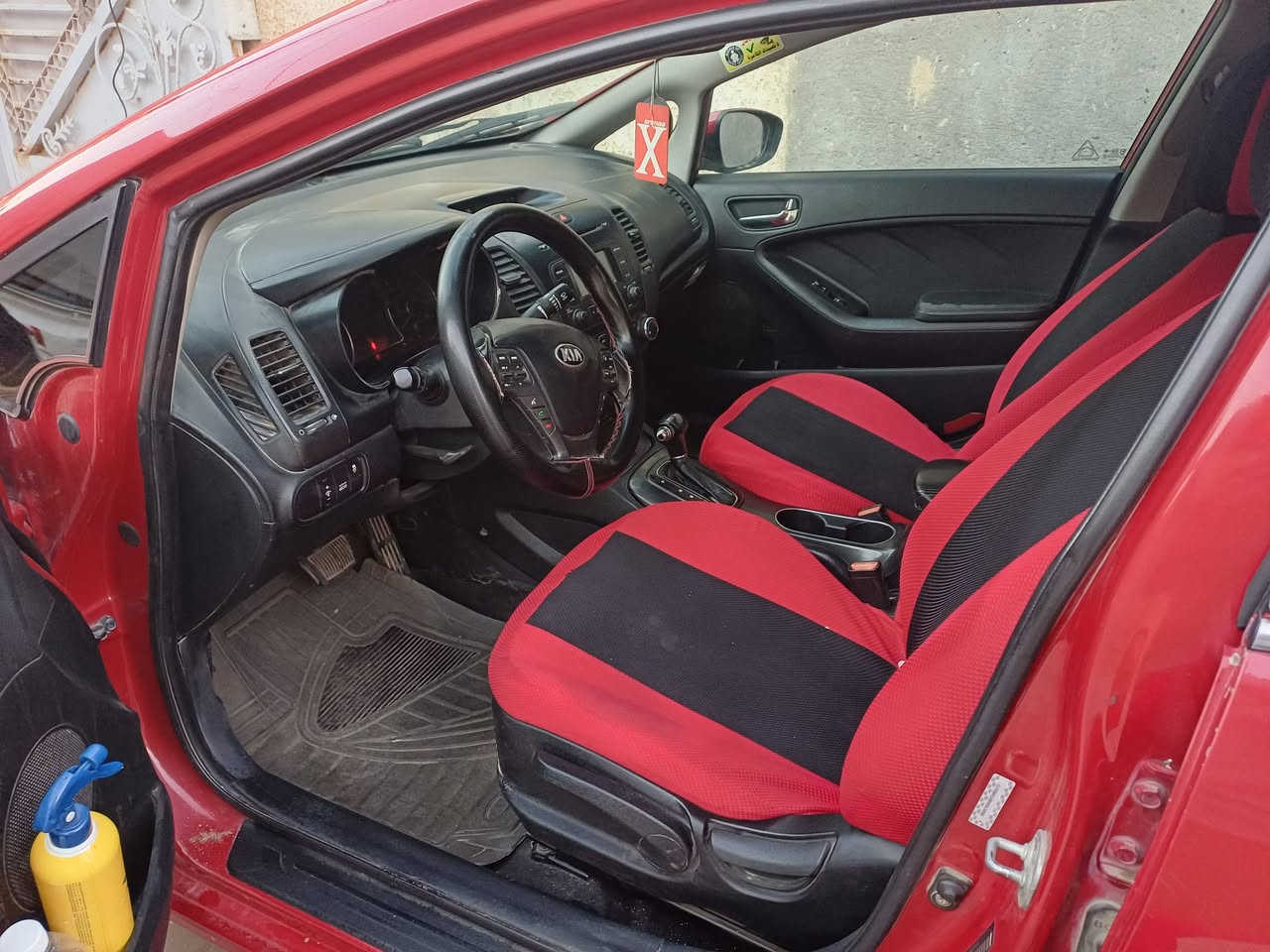 سلام عليكم سياره فورتي موديل ٢٠١٤ ضرره جاملغ وبنيد فقط سياره جاهزه من كل شي باسمي رقم دولي والهزه جديده تخم تاير وتبريد شرط ابيع على سونر  السعر ١٠٢وبيه مجال مكاني الشعب *********** بي واتساب
