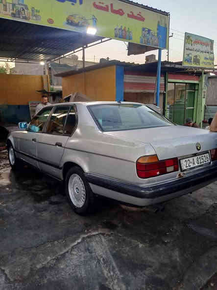 السلام عليكم للبيع 730 سياره جاهزه من كل النواحي تخم تاير گير ومكينه مكفولا كهربائيات كلهاا شغاله سياره بسمي شرط التحويل غرفه كلش حلوه السعر 45 وبيهاا مجال *********** عنواني بغداد حي النصر
