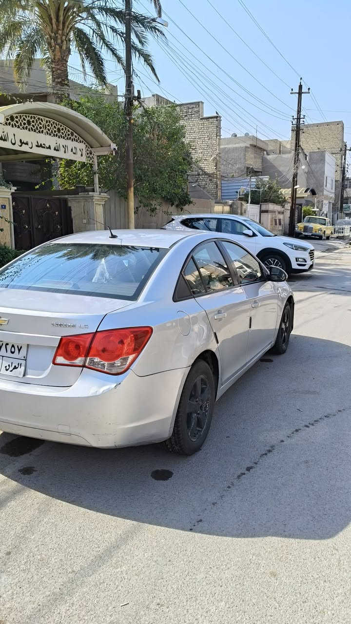 السلام عليكم للبيع او المراوس شوفر ليت كروز خليجي 2011 رقم اربيل
السيارة نضيفه وابلاديه ومكفوله من الصبغ والحادث صدر وحداديه نضيفه تخم تاير جديد 
مكان بغداد 
  ***********
