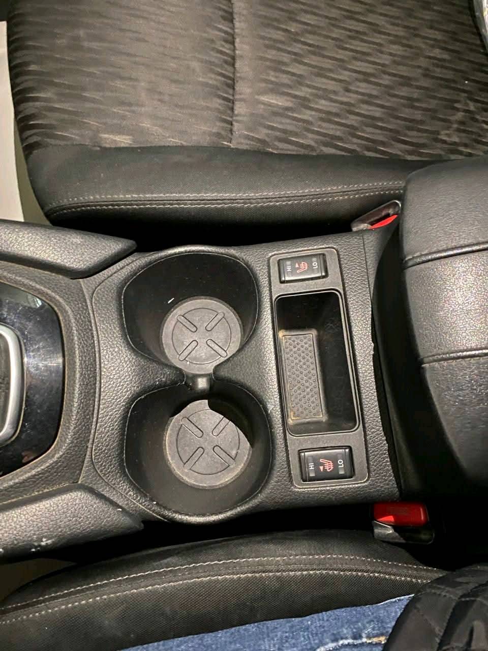 للبيع نيسان روج 2019 SV
ماشية 50،000 

المكينة 4 سلندر 2500 المرغوب 
 
الضرر بونيد مبدل + باب النفر الخلفي بيه تعديل بارد وشخط

ايرباك ستيرن مبدل اصلي 

شاصي و دواخل سليمة

المواصفات : 

بصمة + تشغيل عن بعد 

كرسي سائق كهربائي

شاشة + كاميرا خلفية 

تبريد شاشة

تدفئة مقاعد

رادار امامي وخلفي 

تحديد مسار 

نقطة عمياء 

قطعتين تبريد 

صندوق كهرب وبحركة القدم 

اشارة وهيتر بالمراية 

ليد نهاري + كشاف ضباب 

تحديد مسار + تحكمات ستيرن 

مثبت سرعة 

وضعيات قيادة سبورت + ايكو  + نورمال 

طخم تاير جديد

كوبون بانزين 

السعر بيه مجال 

*********** واتساب
*********** اتصال
ما هو موديل وسنة صنع السيارة؟: 
2019
ما هو سعر السيارة المعروض؟: 
159$
أين موقع السيارة للتفحص أو الشراء؟: 
الموصل - معرض رماح الموصل ( شارع الوسط ) 
هل هناك صيانة أو تصليحات يجب القيام بها؟: 
لا 