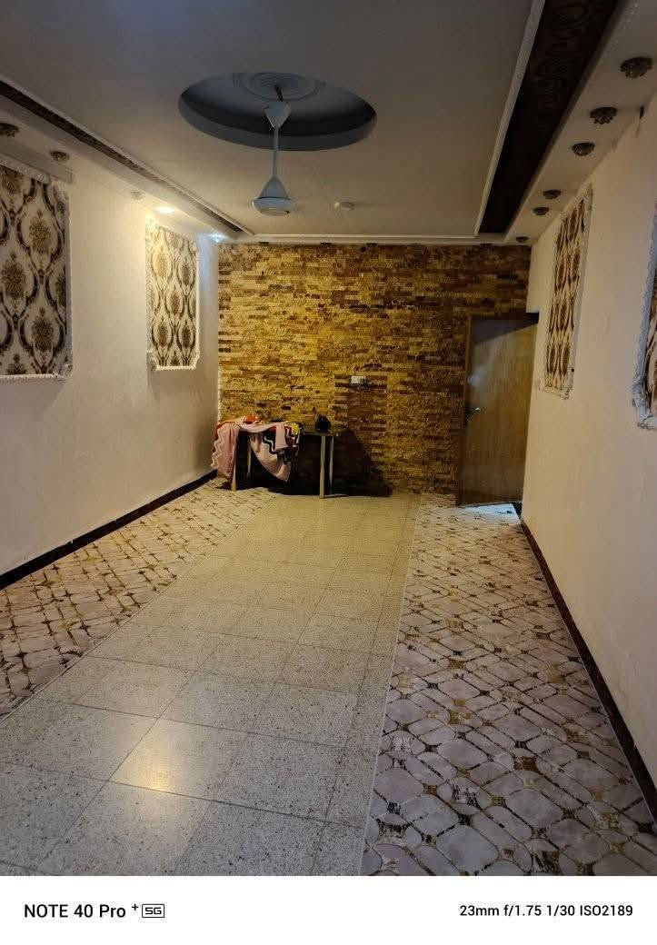 دار للبيع مساحة ٢٠٠م طابو صرف 
واجهة ١٠ م 
غرفتين نوم / صالة / استقبال / مطبخ / صحيات داخلية وخارجية / ممرات 
الموقع / نهاية الوسطاني قرب بيت ابو راسم 
*********** 
للأستفسار اكثر مراجعة مكتب الورد للعقار قرب فلكة الساعة مجاور مكتب الجزيرة مقابيل مطعم طن ملح
