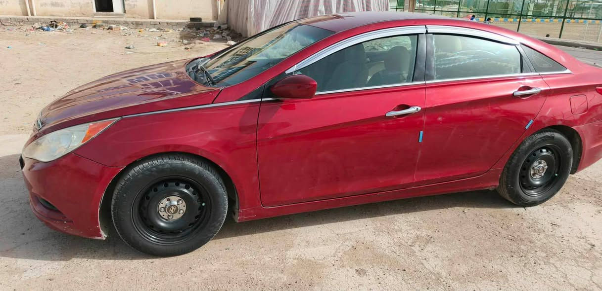 السلام عليكم 
سياره باسمي موديل 11 صبغ عاد اثر جراد جير مكينه حداديه صدر تخم تاير تبريد كله كفاله بشرط كاميرا شاشه سيستم سماعات سياره جاهزة سياره سنويه مجدده ما نقصها برغي باسم شخصيا سعر 80 المكان اللطيفيه 
***********
