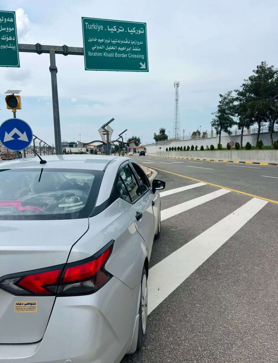 مكلف مكلف مكلف
للبيع نيسان فيرسا 2020 – فئة S 🔹

          رقم صلاح الدين دولي 

شرط التحويل

▫️ الموديل: 2020

▫️ الفئة: S

▫️ المحرك: 1.6 لتر – 4 سلندر

▫️ ناقل الحركة: أوتوماتيك CVT

▫️ الدفع: أمامي

▫️ المقاعد: 5 ركاب

إقتصاديه جداً بالبنزين 

✨ المواصفات:

✔️ شاشة لمس 7 إنچ

✔️ بلوتوث + USB

✔️ مكيف هواء

✔️ كاميرا خلفية

✔️ نظام فرامل طوارئ

✔️ تحذير مغادرة المسار

✔️ نظام أمان عالي

🚗 السيارة عملية ونظيفة، 

ضرر جاملق السايق وبنيد 

📞 للاستفسار: ***********
