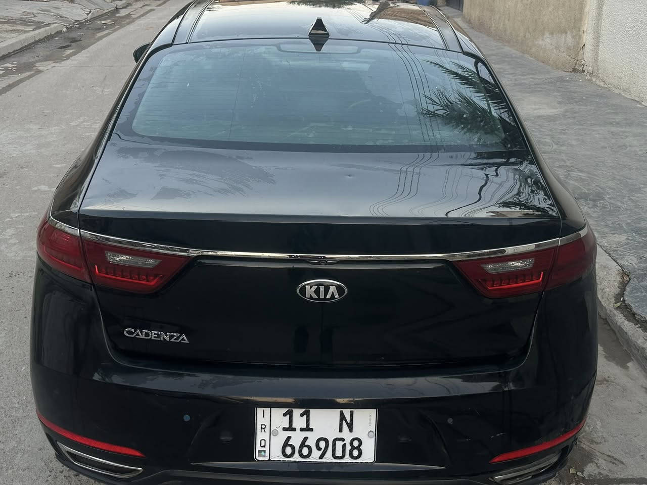 السلام عليكم 
كادنزا 2018 وار امريكي حادثها خفيف موجودة صور حادث بلا دواخل 
ماشية 98 
رقم بغداد جديد بسمي 
جاهزة من كلشي 
موصفات فول برايم 
ما عدة البردة 
كشنات  كهرباء خزن جلد تدفئة تبريد بحالة جيدة 
حساس امامي خلفي 
رادار 
بصمة 
فتحة 
تحكمات 
مري شفط 
وهواي موصفات 
محرك 3300 GDI مكفول 
كير مكفول 
تبريد تدفئة شغالة 
صدر جديد تخم تاير جديد 
مابيها نقص 
مكانها بغداد 
للاستفسار ‭*********** 
السعر 155 بي مجال 
صور حادث و سونار ع خاص او واتس
