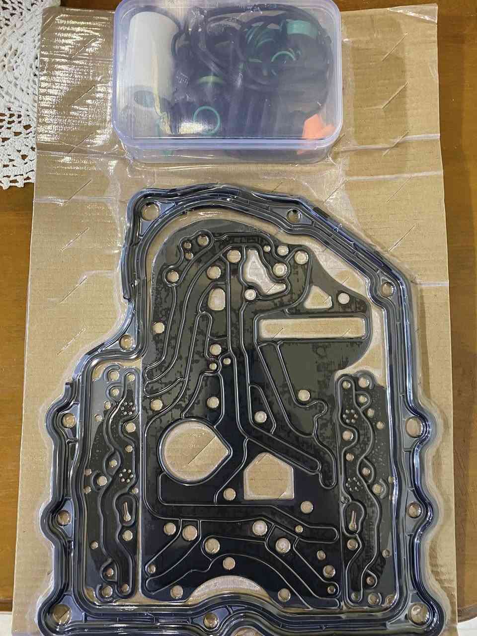 طقم إصلاح وإحكام (جوانات) الخاص بجسم الصمامات (Valve Body) لناقل الحركة الأوتوماتيكي من نوع 0AM DQ200 DSG ذو الـ 7 سرعات. هذا النوع من نواقل الحركة مستخدم بشكل واسع في سيارات مجموعة فولكس فاجن، بما في ذلك طرازات أودي (Audi)، وفولكس فاجن (VW)، وسكودا (Skoda)، وسيات (Seat). 
السعر 30 الف 
يوجد توصيل جميع المحافظات 5 الاف


**إذا كنت صاحب هذا الإعلان وتريد حذفه لأي سبب، رجاءا أرسل رسالة إلى الدعم الفني**