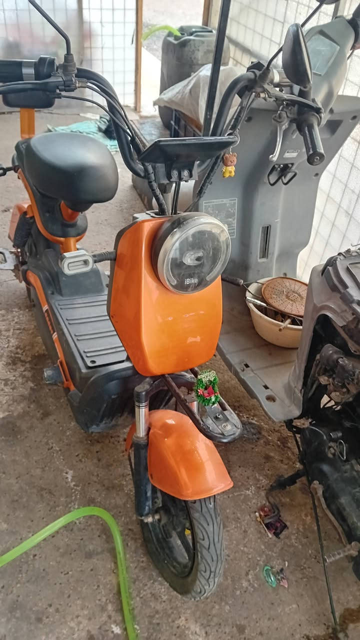 سلام عليكم دراجه طافيه للبيع 
***********
