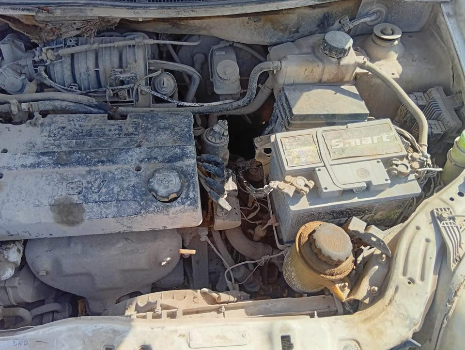 السلام عليكم
افيووو 2009 انكليزي بغداد حره خليجي مسكر اوتماتيك 

حاليا بيه نقص كير وداعميه وبك لايت كلهن400 الف سعره اني ابيعه هيج عل وضعه ب36$ بس عليه بالتحويل السياره بيه حزام من اخذته شرط القماره ما بيه اي شي
مكان السياره سامراء
