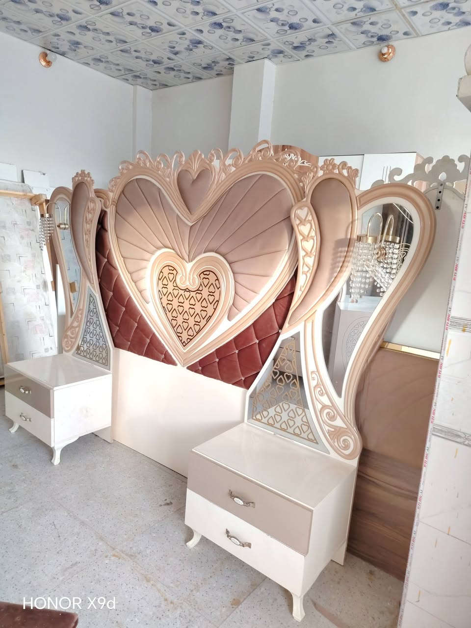 سلام عليكم غرفه تركي 9قطع تعتبر جديد بيع اومراوس الشراي يتفضل خاص ***********
