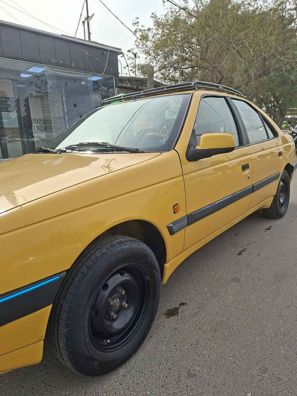 ​🚗 بيجو لميس 2016 - نظافة من الدعامية للدعامية 🚗 المحرك والكير: فرنسي🇫🇷 الكهربائيات⚡️: كاملة  بدون أي نقص.  الإضاءة💡: منظومة زنون كاملة (بلاجكتورات + لايتات عالي وناصي). الحدادية: كاملة ومجددة بالكامل، ما  تحتاج أي شيء الإضافات: شاشة داخلية + رقم حلو مميز ✅ السيارة كاملة من ناحية الهيئة.
✅ خالية من أي غرامات.📍 الموقع: (بغداد /الكاظمية)
للاستفسار والتواصل:
متواجد على الواتساب في أي وقت:
***********
