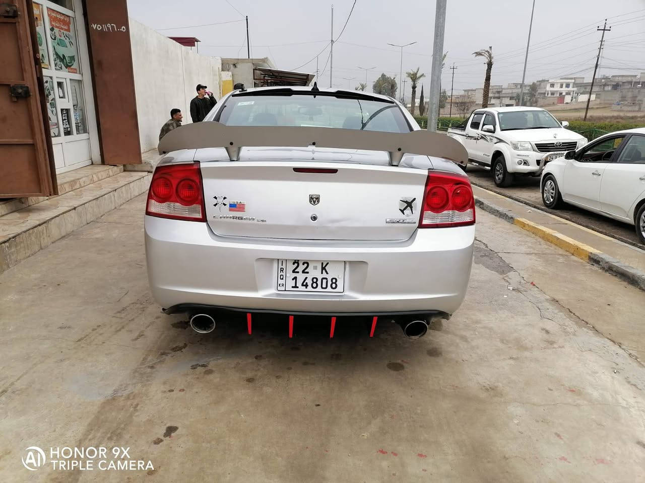 جارجر موديل ٢٠٠٩ 
لون سلفر
سياره جاهزه كل نقص مابيها 
محرك ٣٥٠٠
كير محرك شرط سياره شرط مامشتغله خط 
طخم امامي خلفي جديد 
طخم ويل جديد 
تبريد تتفئه شغال 
كشنات جلد كشن السايق كهربائي
سياره بسمي سنويه جديد كابون 
سعر ١٢٠ مجال بسيط
***********
***********
