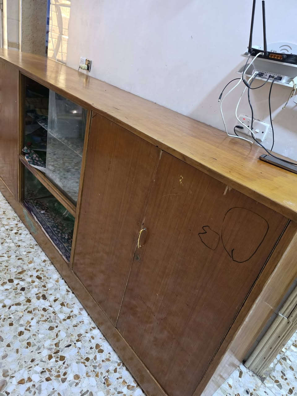 مكلف بالنشر....
بوفيه للبيع نضافه ٨٠ بالميه عرض ثلاث امتار 
للاستفسار الاتصال ع هذا الرقم ***********
او مراسلة الصفحه .السعر ٢٠٠ الف
