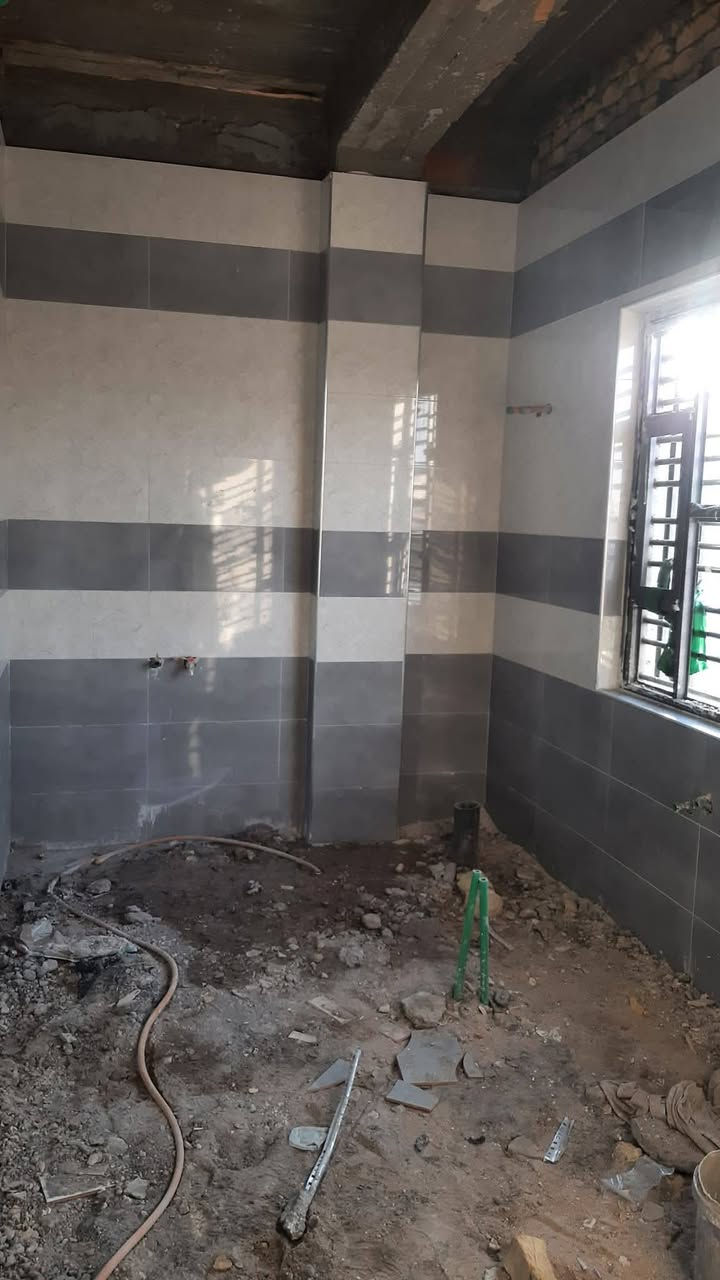 السلام عليكم خلفه سيراميك ارضي جداري شغل مضبوط ***********
